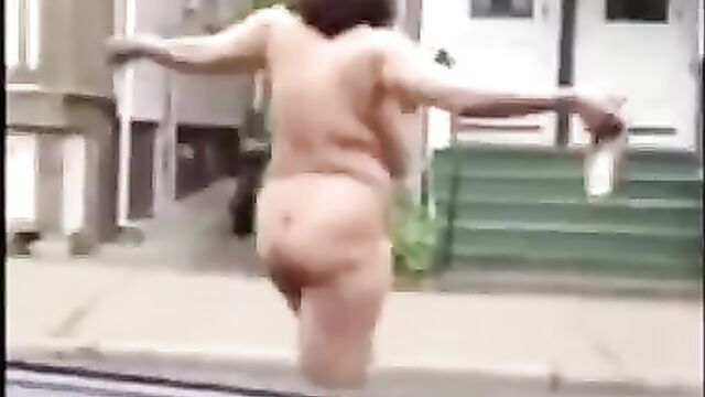 Naked woman on drugs walking around - 3 image