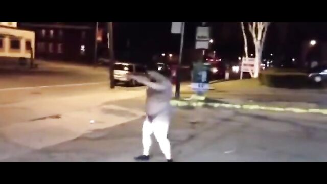 Naked woman on drugs walking around - 5 image