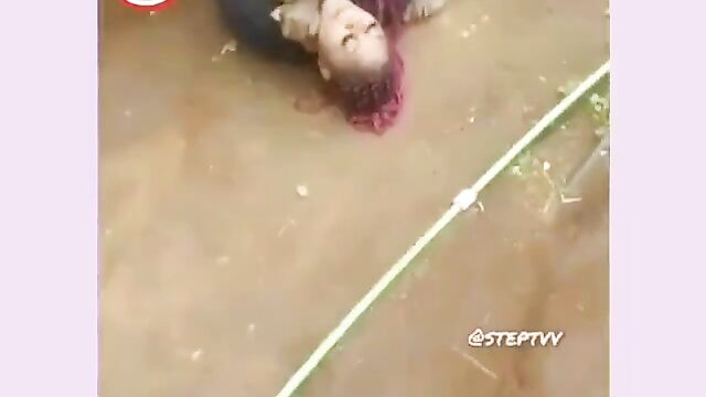 Big Breasts Out As 2 African Prostitutes Fight In Public