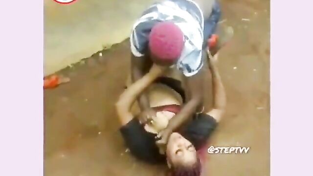 Big Breasts Out As 2 African Prostitutes Fight In Public - 4 image