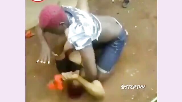 Big Breasts Out As 2 African Prostitutes Fight In Public - 5 image