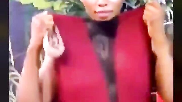 BBNaija Mercy Eke Caught Showing Her Breasts In Public - 3 image