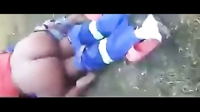 Couple caught having sex on grass - 5 image