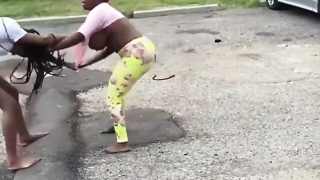 Big breasts fly out in brutal public girl fight - 4 image