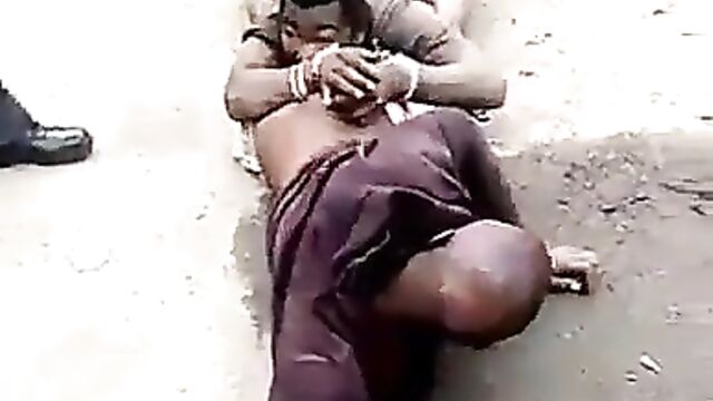 Armed robbers forced to suck each other’s butt in public - 5 image