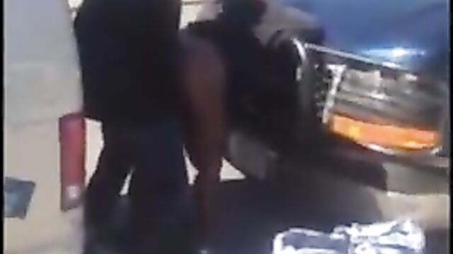 Sex on the road in Harlem - 3 image