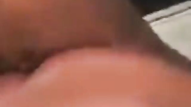 Woman talks shit while bonking in public - 5 image