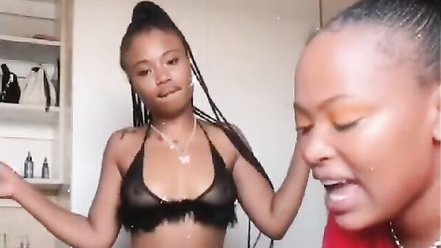 Working that ass to the beat - 4 image