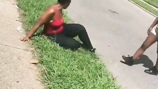 Small stature lady beats the hell out of her big size opponent - 3 image
