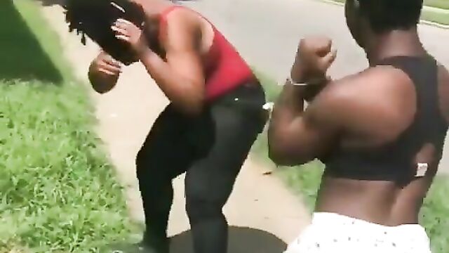 Small stature lady beats the hell out of her big size opponent - 4 image