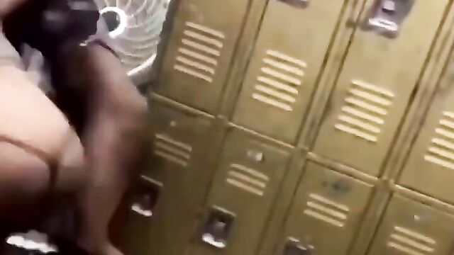 Strippers fighting in a strip club, showing breasts - 3 image