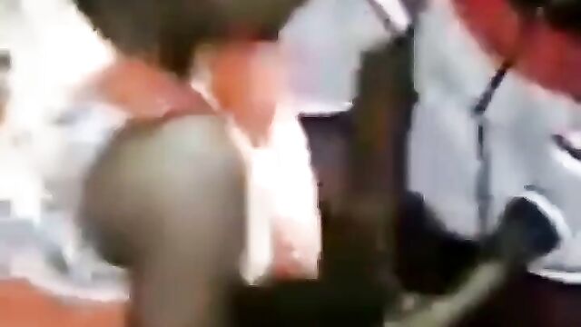 Nigerian prostitutes fighting in public - 5 image