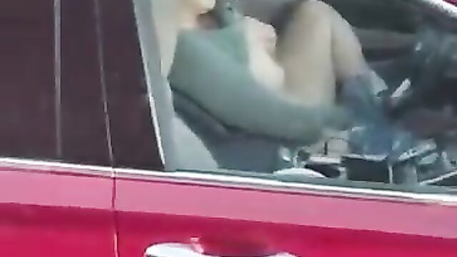 Woman filmed masturbating while driving - 5 image