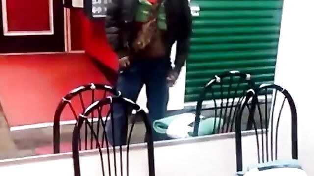 Lady allegedly on drugs showing her ass in public - 3 image