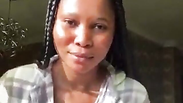 Lady mistakenly exposes nipple and boobs on Instagram Live - 1 image