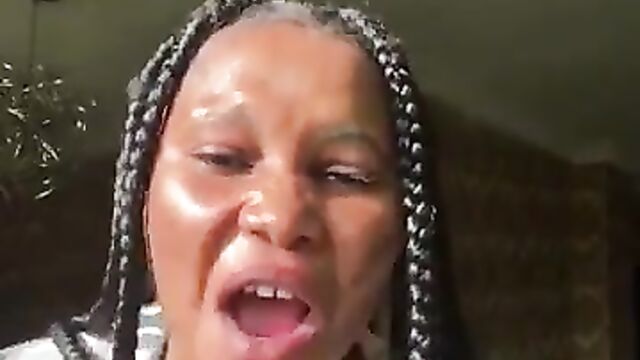 Lady mistakenly exposes nipple and boobs on Instagram Live - 4 image