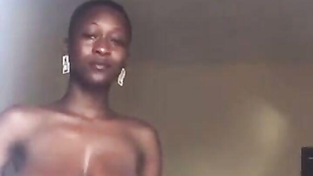 Nude Video Of Poupeemimi With Big Breasts Exposed On Camera - 4 image