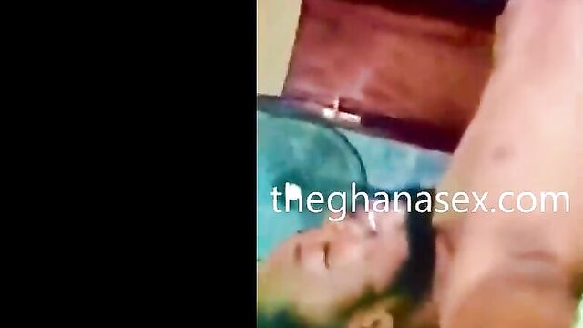 Lucinda Mboma chopping her boyfriend - 3 image