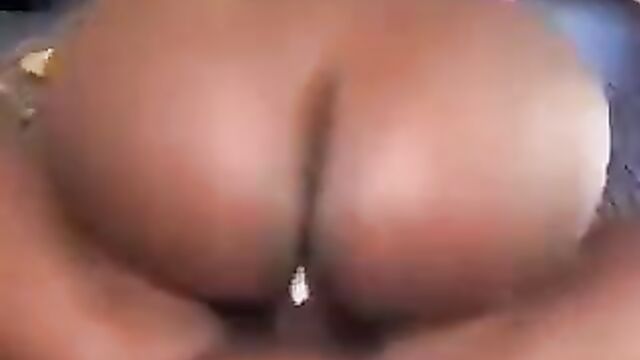 The maid caught them NAKED having SEX - 3 image