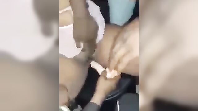 Wild sex party at a Nigerian strippers club - 3 image