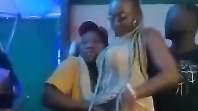 Public fingering at a wild party - 4 image