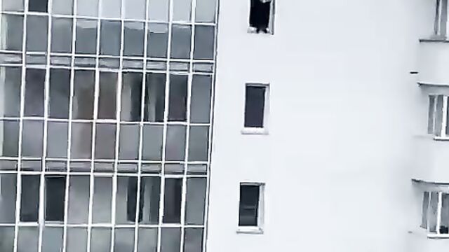 Ugandan model Karungi Monic jumps off hotel roof of Al Fahad hotel in Dubai (Graphic 18+) - 1 image