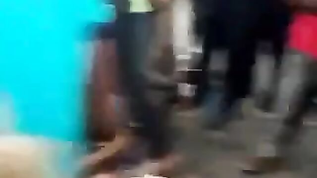 3 women and 1 man stripped naked in public, exposing pussy and boobs for alleged robbery - 5 image