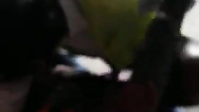 Indian guy caught chopping girlfriend during lunch break - 3 image