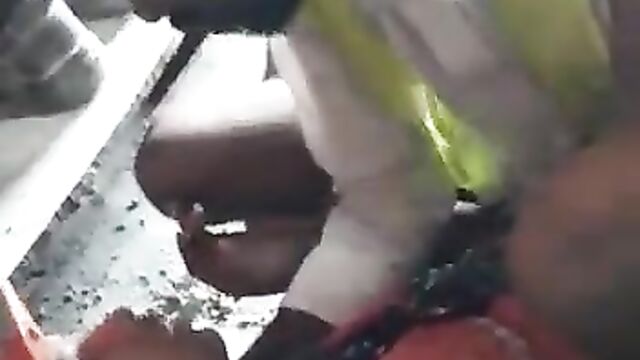 Indian guy caught chopping girlfriend during lunch break - 5 image