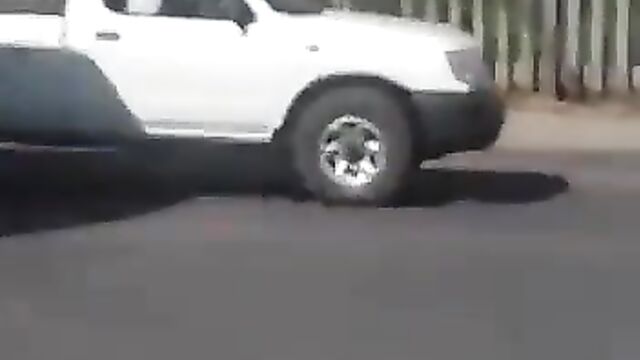 Mad Couple caught having sex by the roadside in public - 3 image