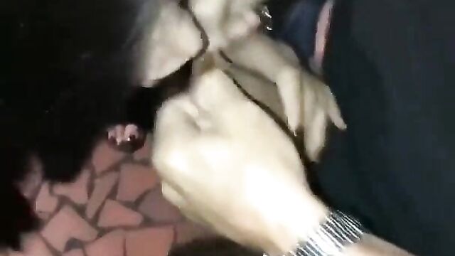 Crazy head at a club - 5 image