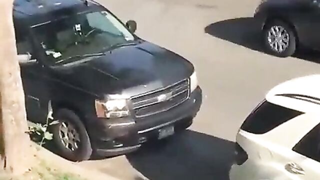 Eating ass in public