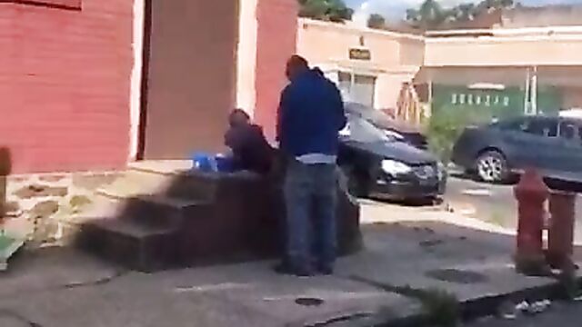 Alleged drug addicts bonking in public - 4 image