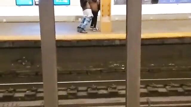 Sex at a train station - 3 image