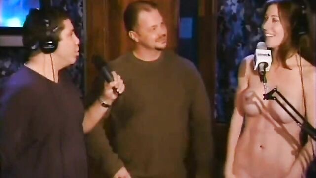 NAKED woman getting interviewed - 5 image