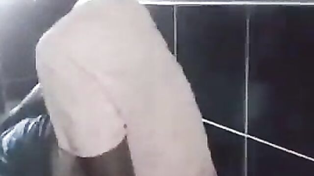 2 gays caught red-handed having sex in the toilet