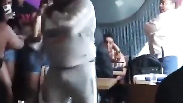 Lady with big ass caught fighting in public - 3 image