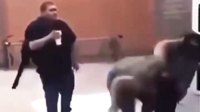 Big breasts exposed as girlfriend fights sidechick in public - 1 image