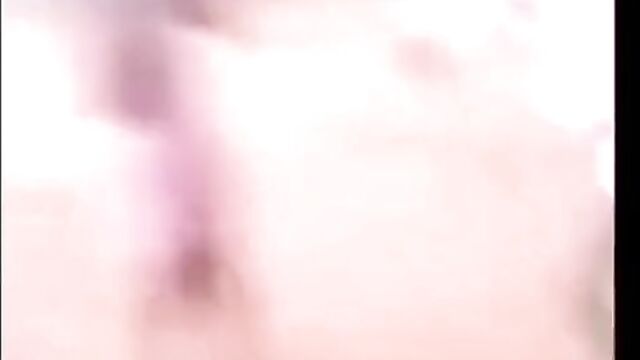 Boobs out as Mzansi woman fights sidechick in public - 3 image