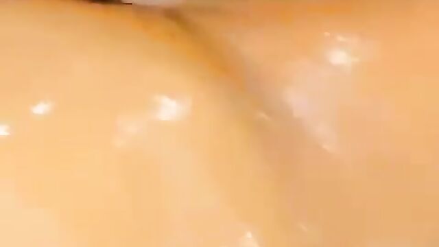 Nigerian stripper showing her wet pussy to big boys in public for dollars - 3 image