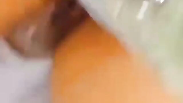 Nigerian stripper showing her wet pussy to big boys in public for dollars - 5 image