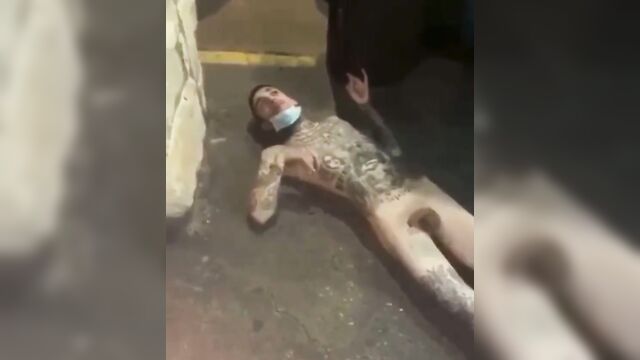 Guy with tattoos gets stripped naked and beat up for stealing - 3 image