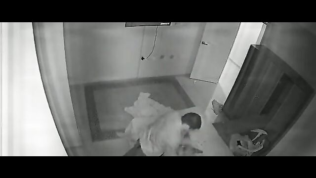 Viral video of crazy man who stabbed wife for allegedly cheating, having sex with another man - 4 image