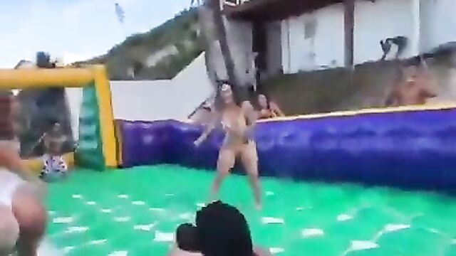 Best naked game to play in public - 5 image