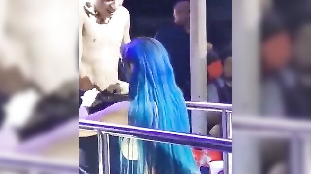 Stripper rejects dude with small penis - 3 image