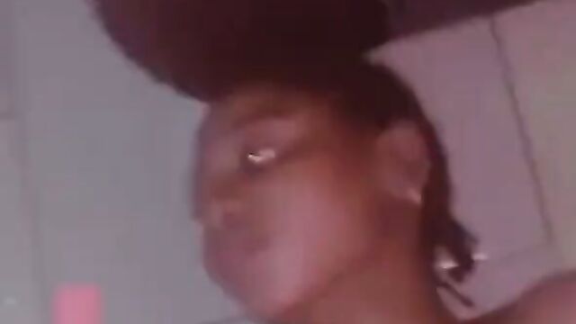 Lady strips and flogs girl on her pussy with slippers for allegedly stealing a phone - 5 image