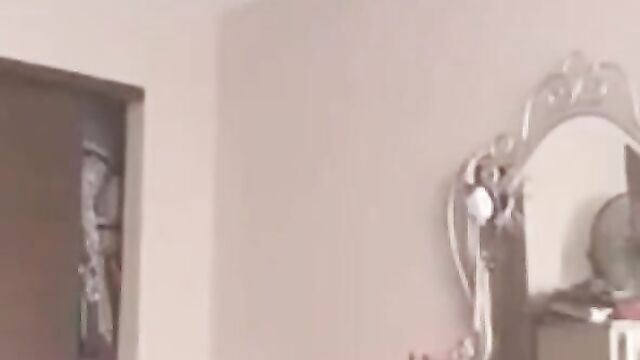 Her sister almost caught her giving blow job - 5 image