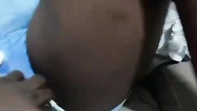 Yahoo boys caught sampling girls’ pussies in a hotel - 3 image