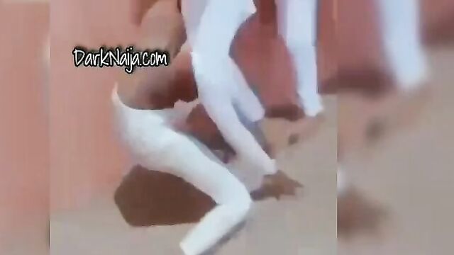 Boobs pop out as guy’s main chick fights sidechick - 1 image