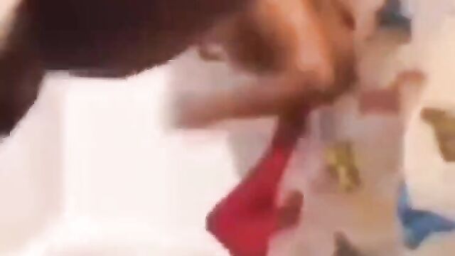 Wife flogs naked husband after she caught him cheating on phone in the bathroom - 4 image